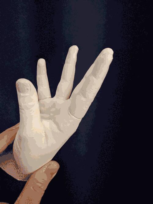 Moulage de main en plâtre — résultat